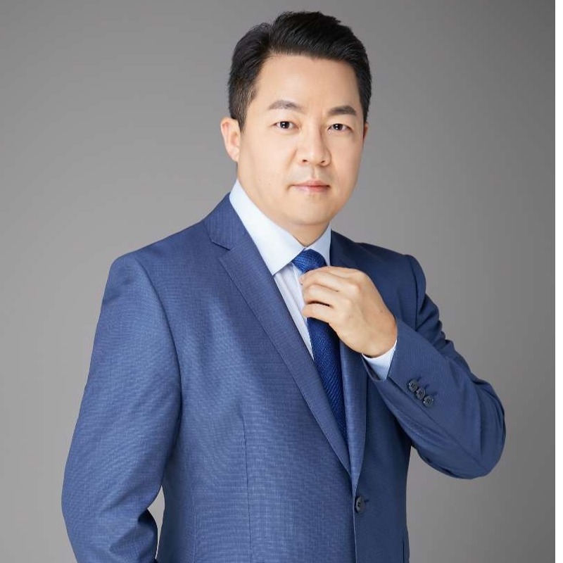 李明伟